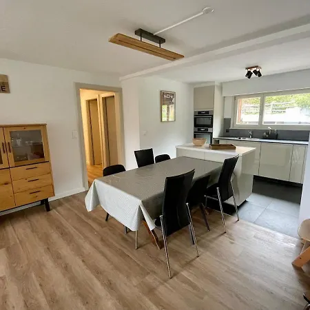 Spacieux Idealement Situe 韦尔比耶