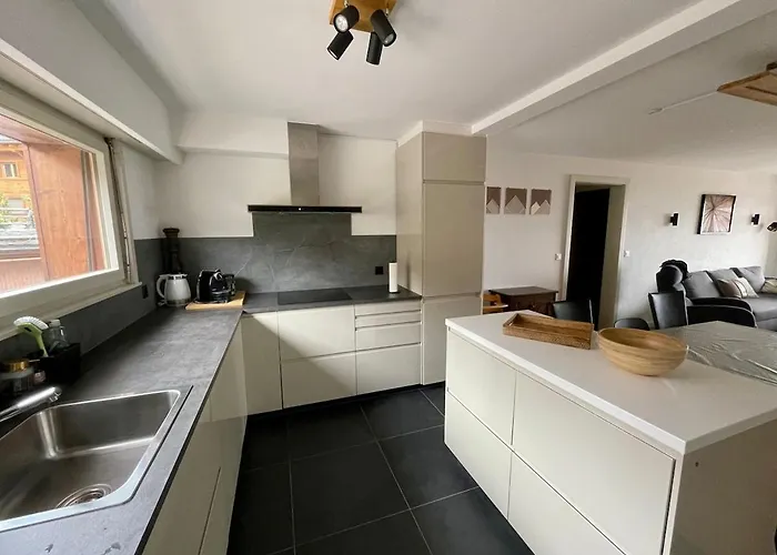 Spacieux Idealement Situe 아파트