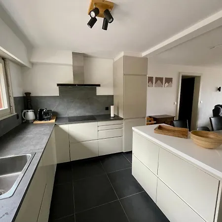 Spacieux Idealement Situe Apartament